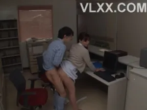 Em gái ngây thơ liên tục bị nhiều người đụ vì quá dễ dãi